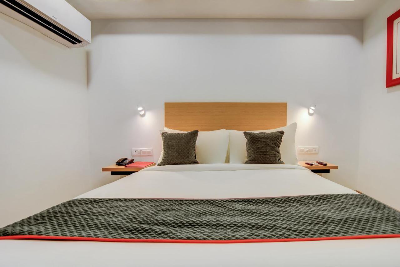 Отель Oyo Townhouse 115 Patel Nagar Нью-Дели Экстерьер фото