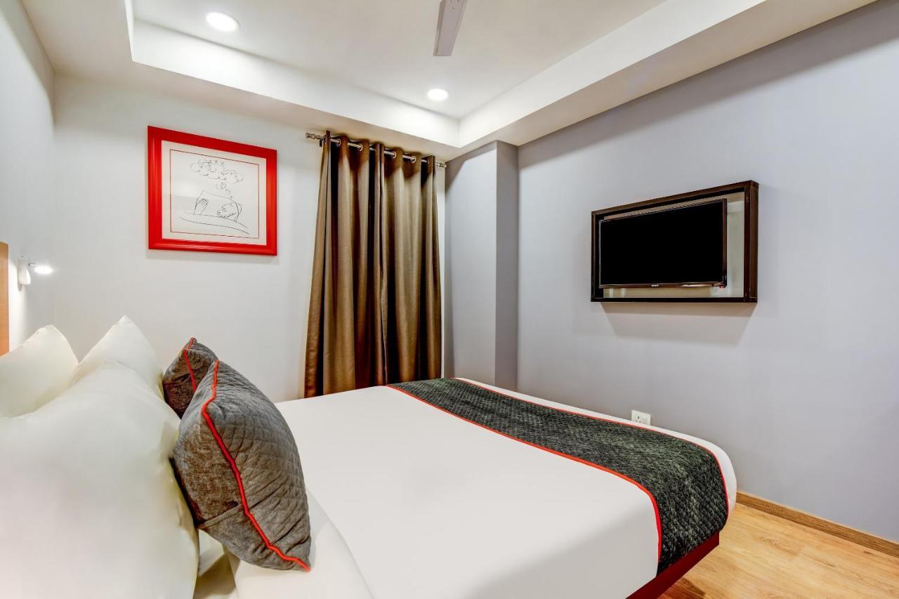 Отель Oyo Townhouse 115 Patel Nagar Нью-Дели Экстерьер фото