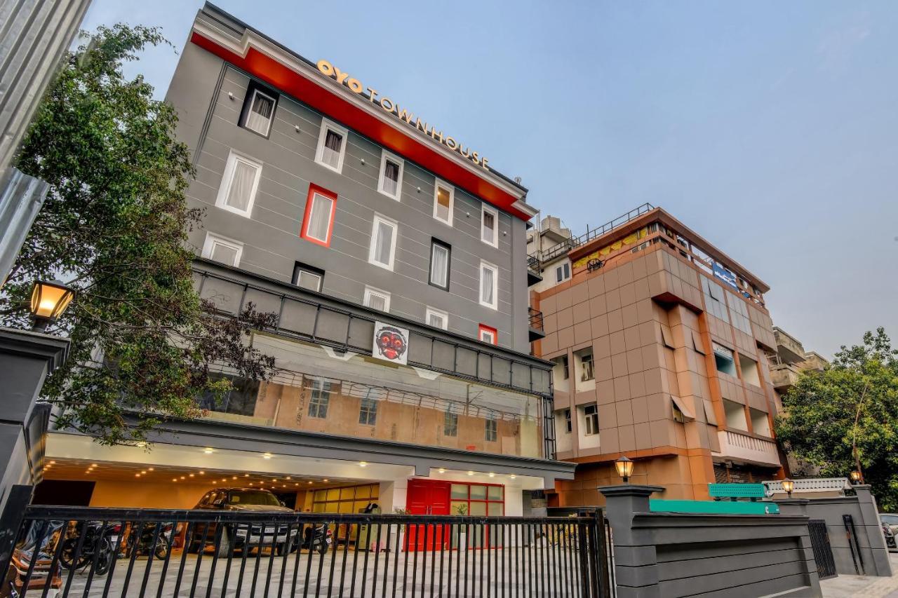Отель Oyo Townhouse 115 Patel Nagar Нью-Дели Экстерьер фото