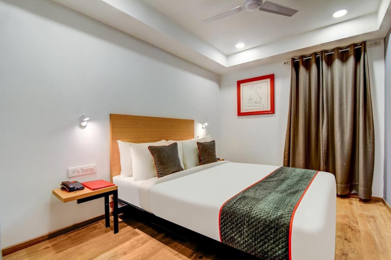 Отель Oyo Townhouse 115 Patel Nagar Нью-Дели Экстерьер фото